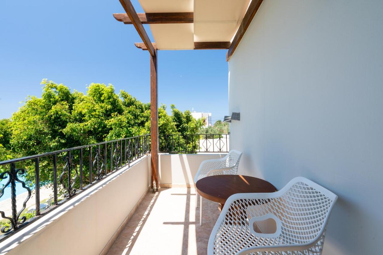 Serenity Hideaway Palaiochora Exterior photo